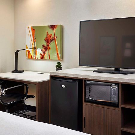 Best Western Plus Meridian Inn & Suites, Anaheim-אורנג' מראה חיצוני תמונה