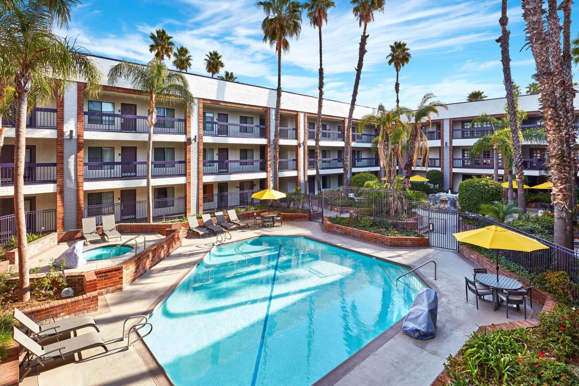 Best Western Plus Meridian Inn & Suites, Anaheim-אורנג' מראה חיצוני תמונה