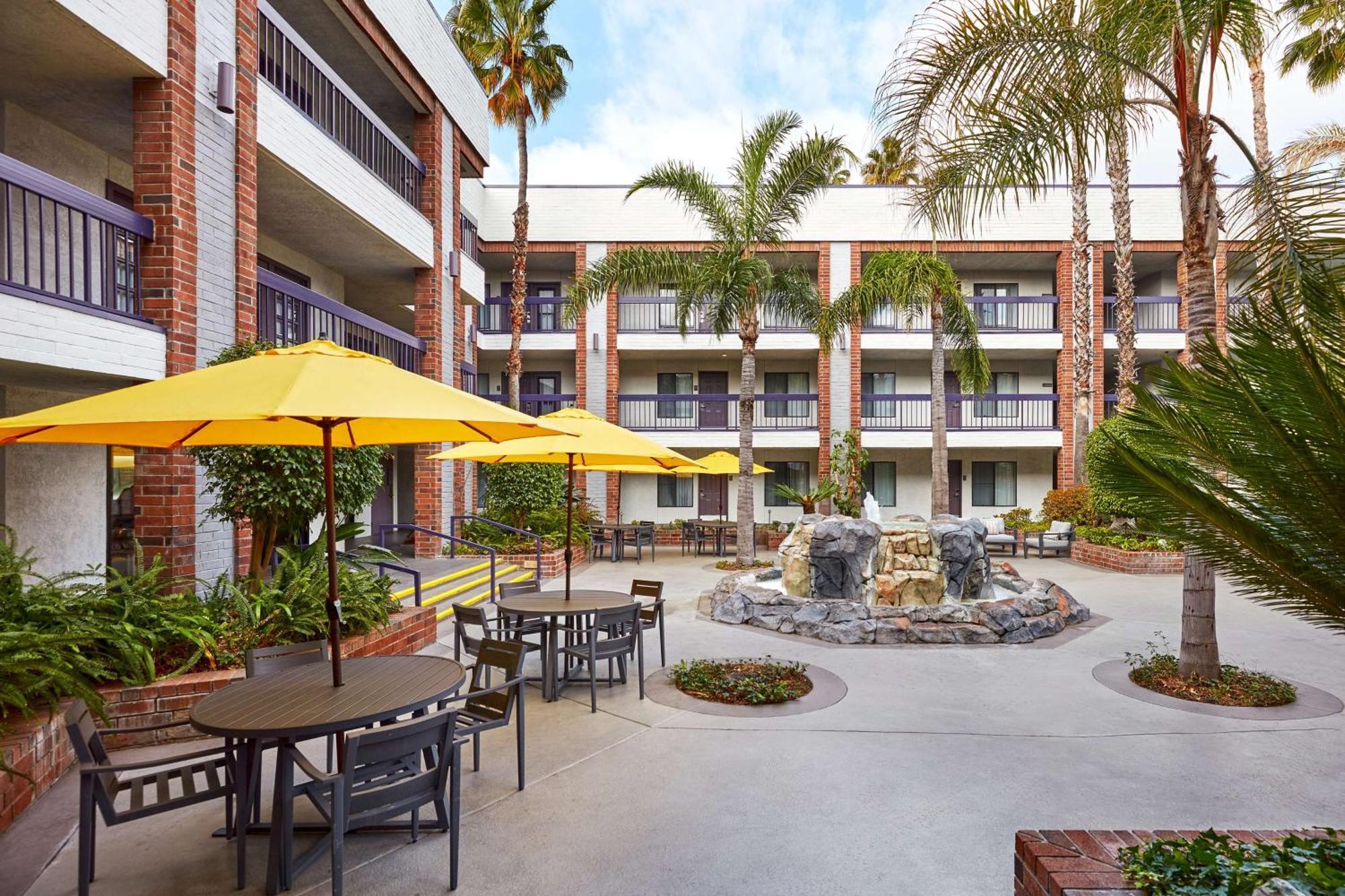 Best Western Plus Meridian Inn & Suites, Anaheim-אורנג' מראה חיצוני תמונה