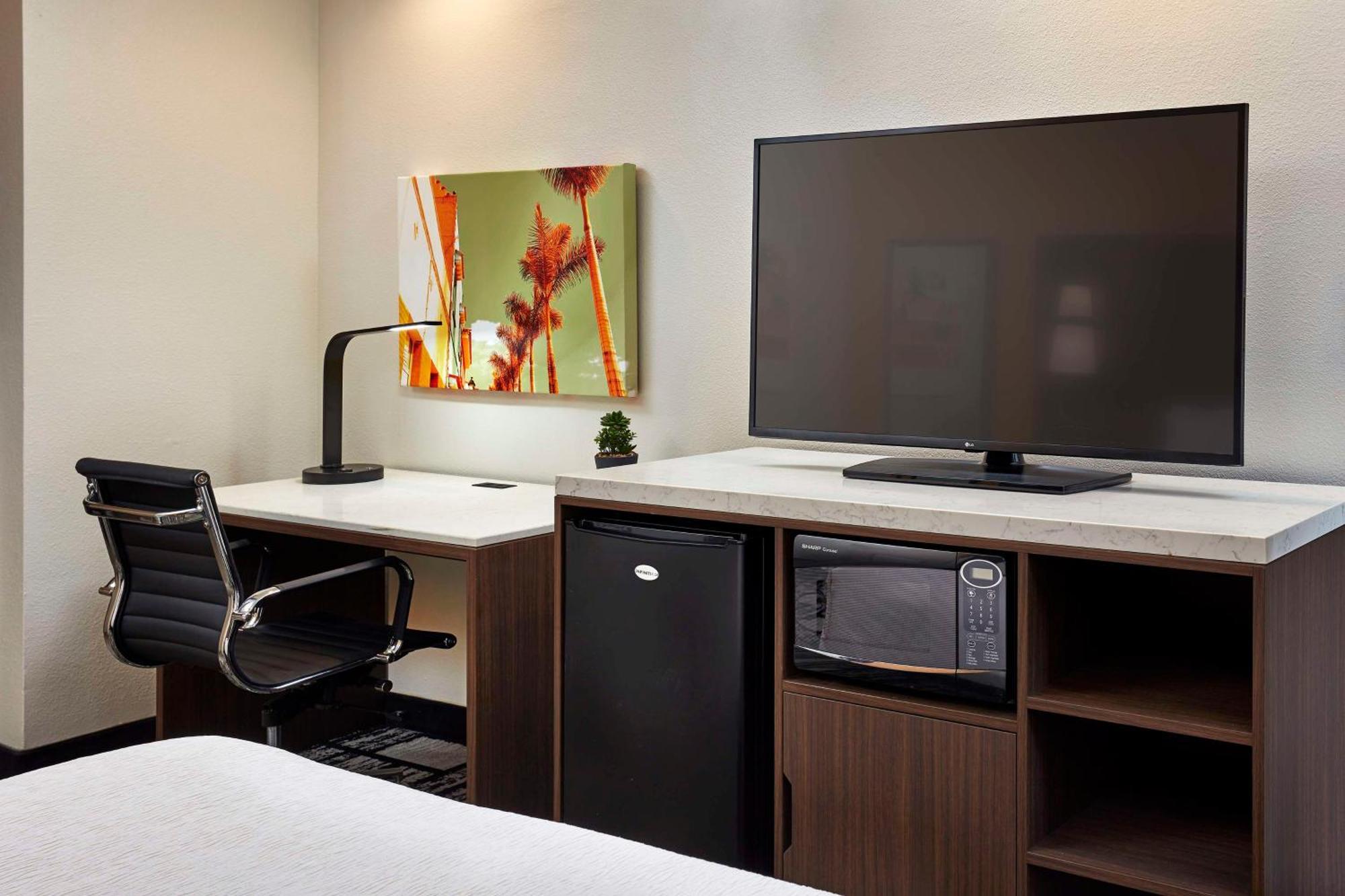 Best Western Plus Meridian Inn & Suites, Anaheim-אורנג' מראה חיצוני תמונה